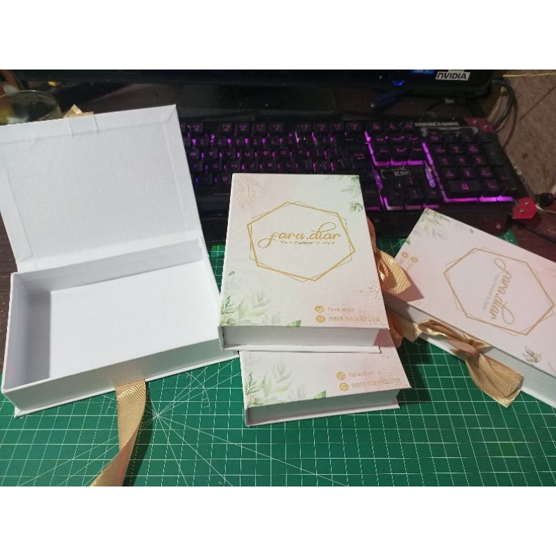 

box custom 15x10x2cm, kotak kado hijab anak souvenir bridesmaid