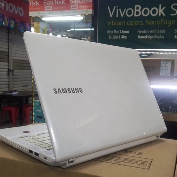 LAPTOP LEPTOP SECOND BEKAS SAMSUNG RAM 4GB 14 INCH MULUS SANGAT DVD ZOOM SIAP FREE TAS DAN MOUS 2 JUTAAN