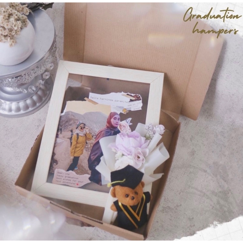 

HAMPERS PRESSED FOTO/ FLOWER BOUQUET + BONEKA