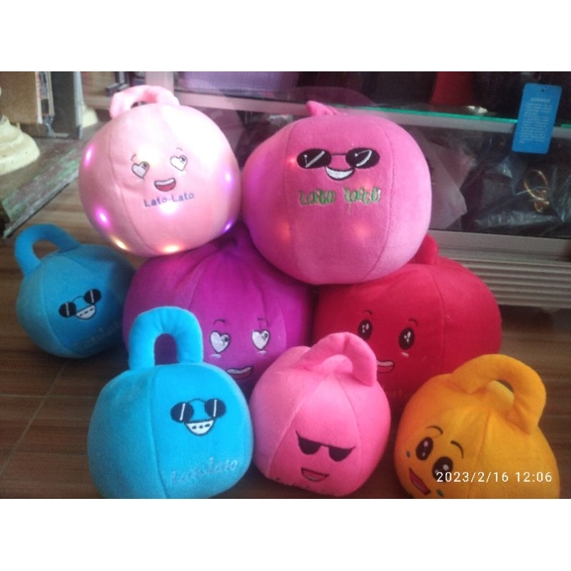 boneka lato lato lampu