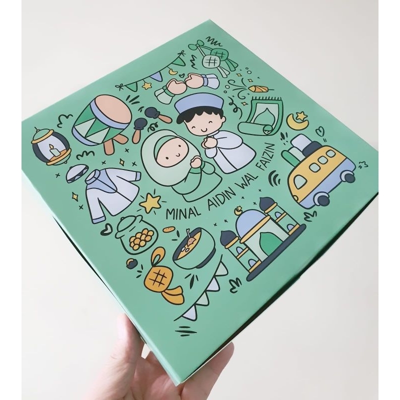 

Dus Idul Fitri Uk. 20x20x10 cm " Minal Aidin Wal Faizin " ( 1 pack isi 5 pcs Dus & Tag )