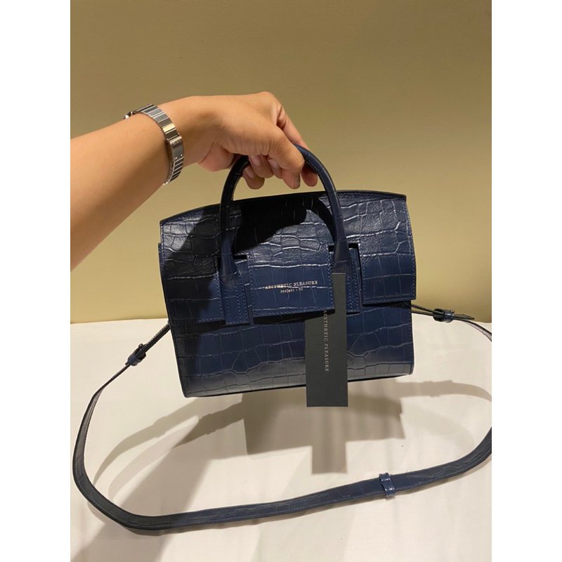 Aesthetic Pleasure-Mini Isolation Croc Navy