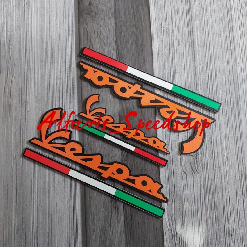 Emblem vespa logo vespa matic timbul 3D tebal 2ml 1 set kanan kiri depan + logo italy