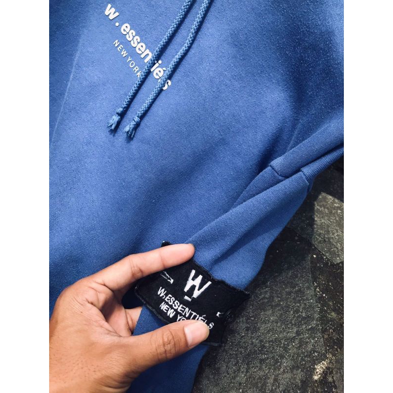hoodie w.essentials