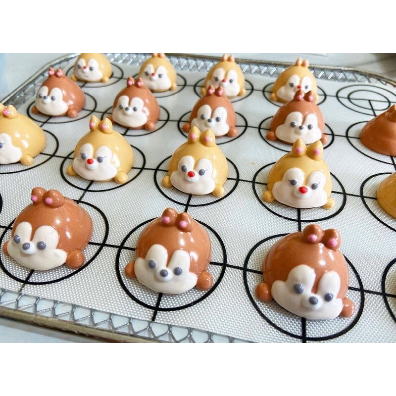 

MERINGUE HALF BODY CHIP N DALE