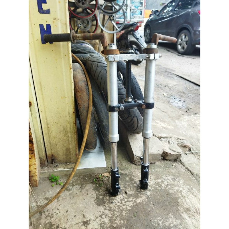 shock usd minerva dan stang tanpa segitiga atas bawah