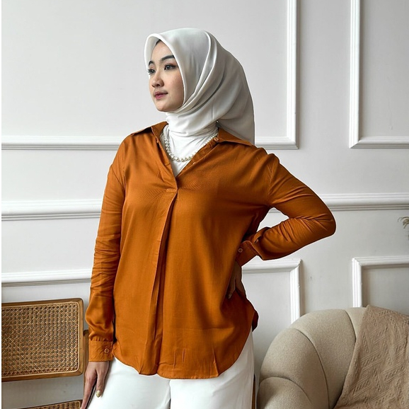 Nathalie Blouse kemeja wanita uniqlo by Vanesha Wear