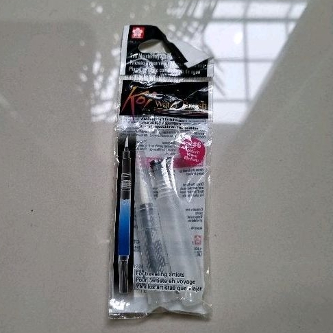 

Sakura Koi Waterbrush No. 6 Kuas Cat Air 4mL