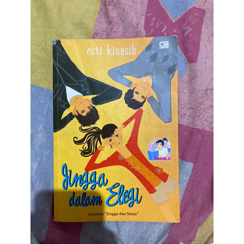 Jingga dalam Elegi (preloved)