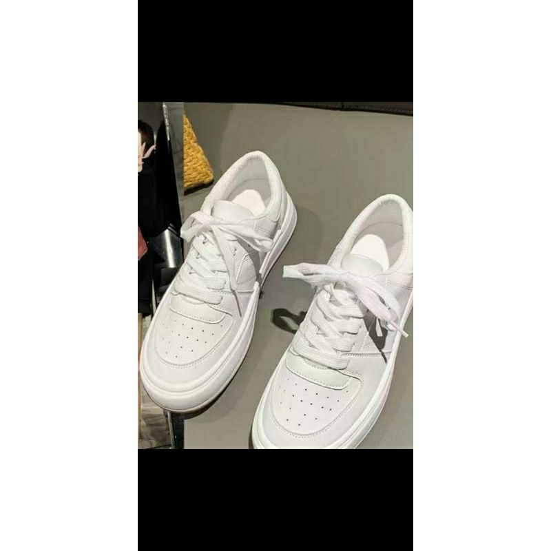Sneakers putih polos wanita