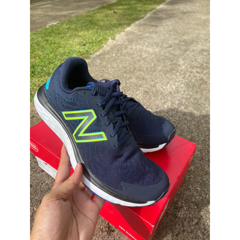 Sale 70% New Balance Men Running Course size 41.5 dan 42,5, NB men running