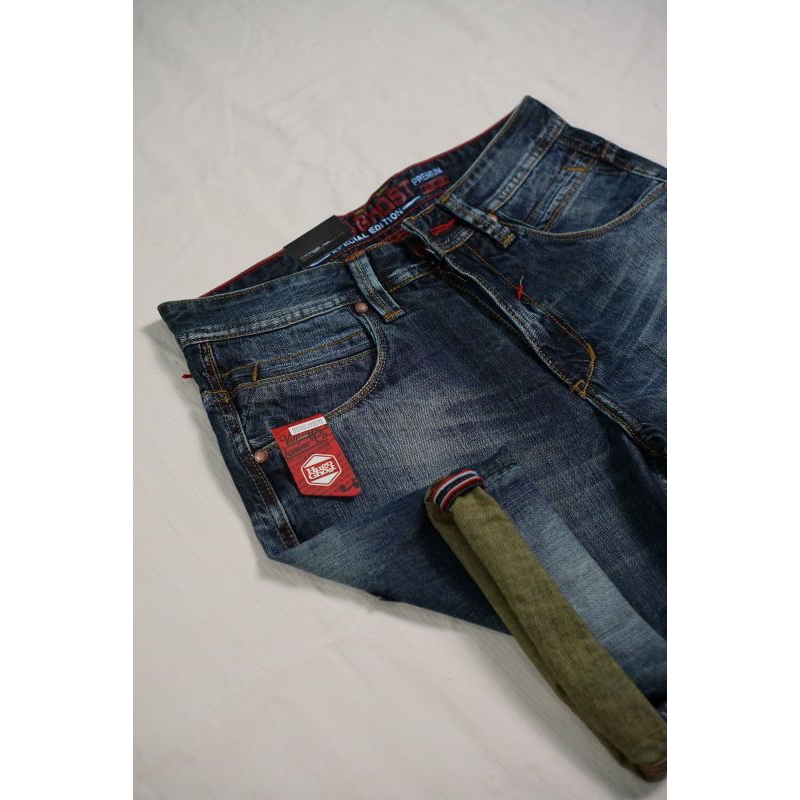 CELANA JEANS PENDEK PRIA HUGOGHOST PREMIUM