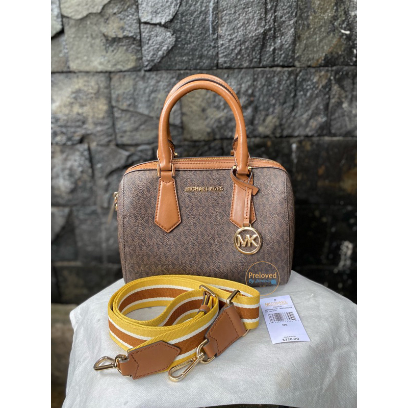 Preloved MK Hayes Duffle Small Sign Brown