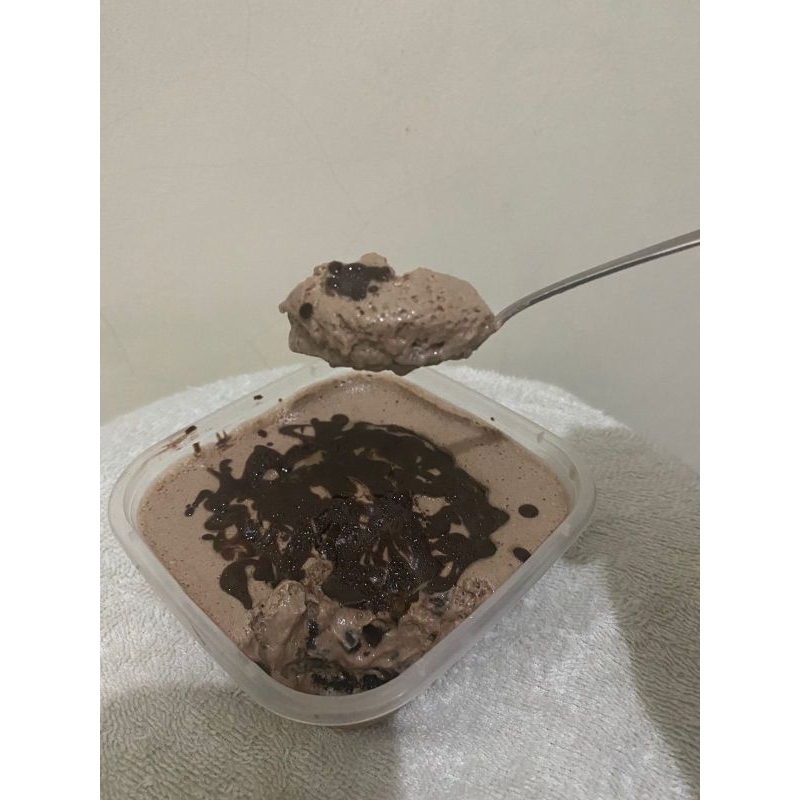 

Chocomisu Dessert Box