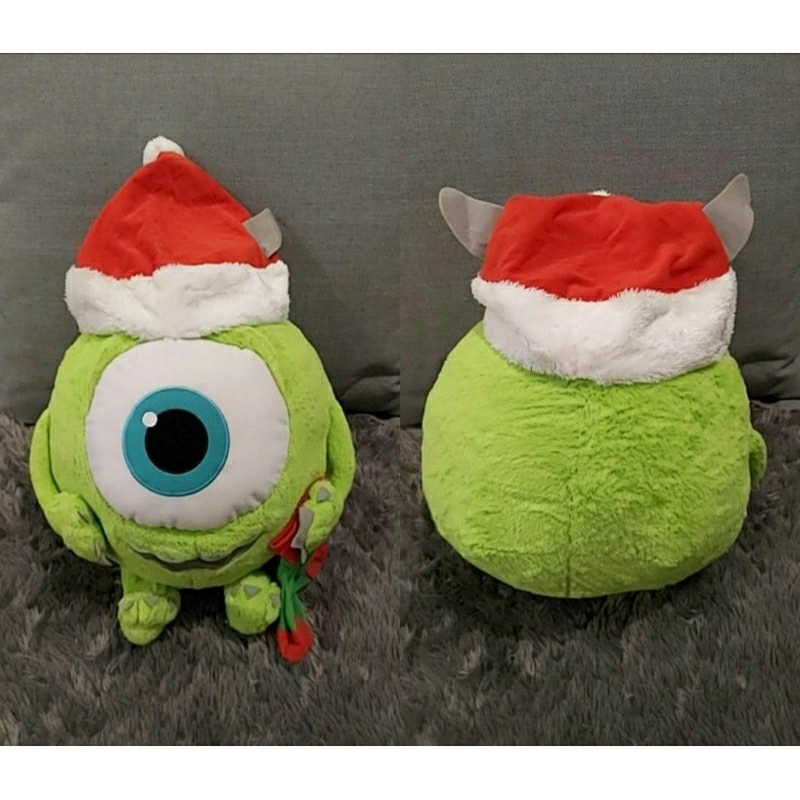 Boneka mike wazowski edisi christmas.