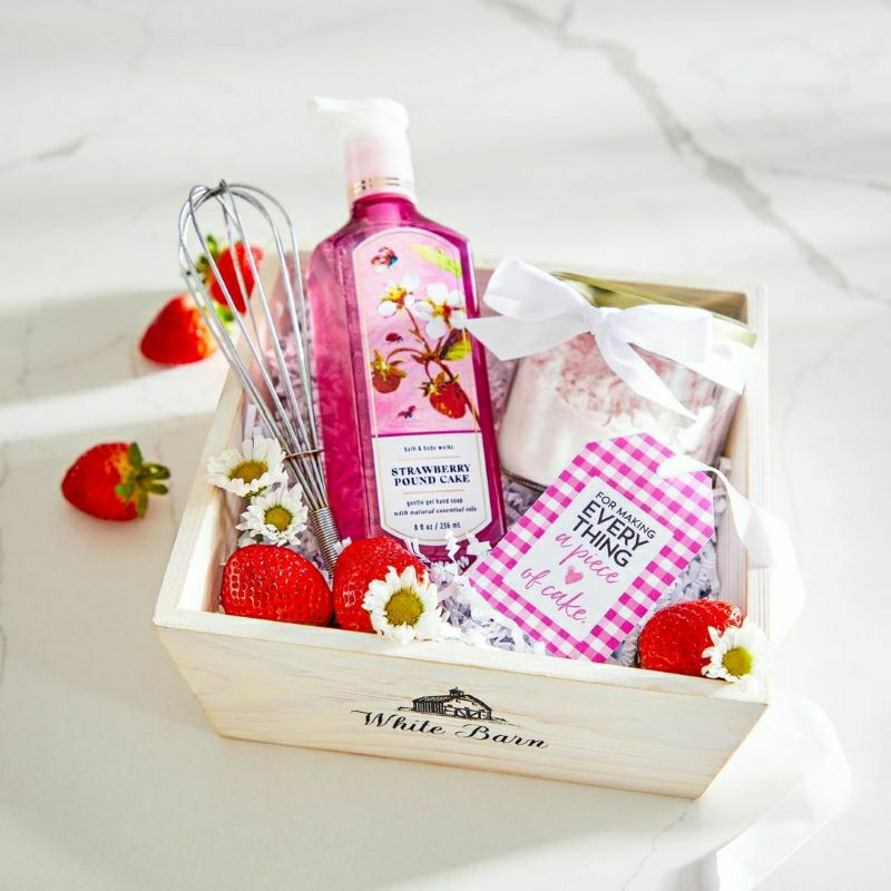 BATH AND BODY WORKS BBW STRAWBERRY POUND CAKE SERIES MIST LOTION SHOWER GEL BODY CREAM HAND CREAM SHOWER GEL BODY CREAM LOTION MIST WASH WALLFLOWER ROOMSPRAY SCENTPORTABLE GENTLE GEL DEEP CLEANSING GENTLE FOAMING CREAMY LUXE