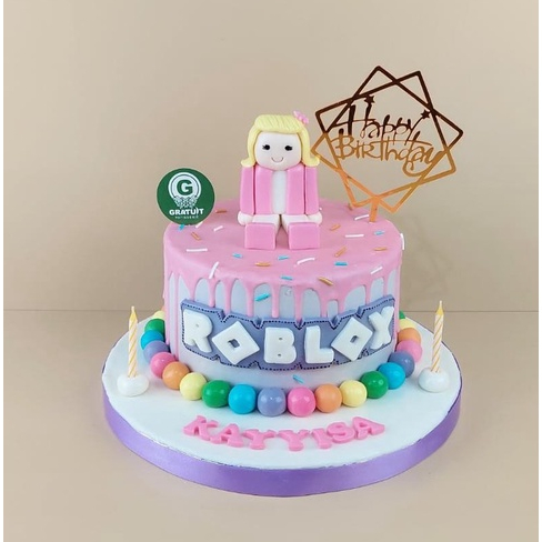 

ROBLOX FIGUR CAKE UK 15CM / KUE ULANG TAHUN