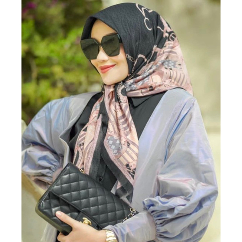 The chain 2 la bella voile square Buttonscarves voal square nera black New