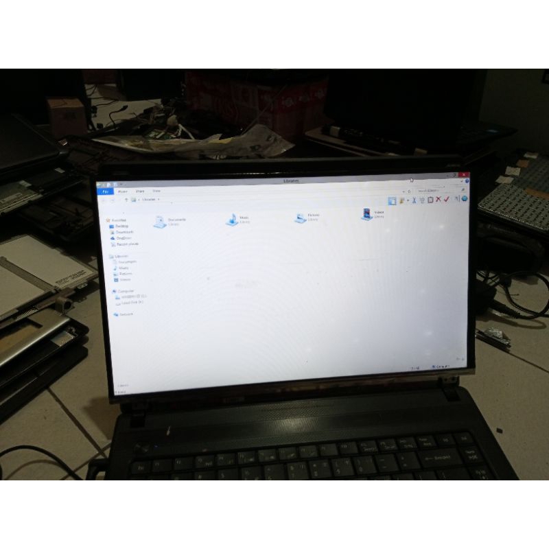 led lcd 15.6 15,6 inch 40 pin slim kondisi spt gambar