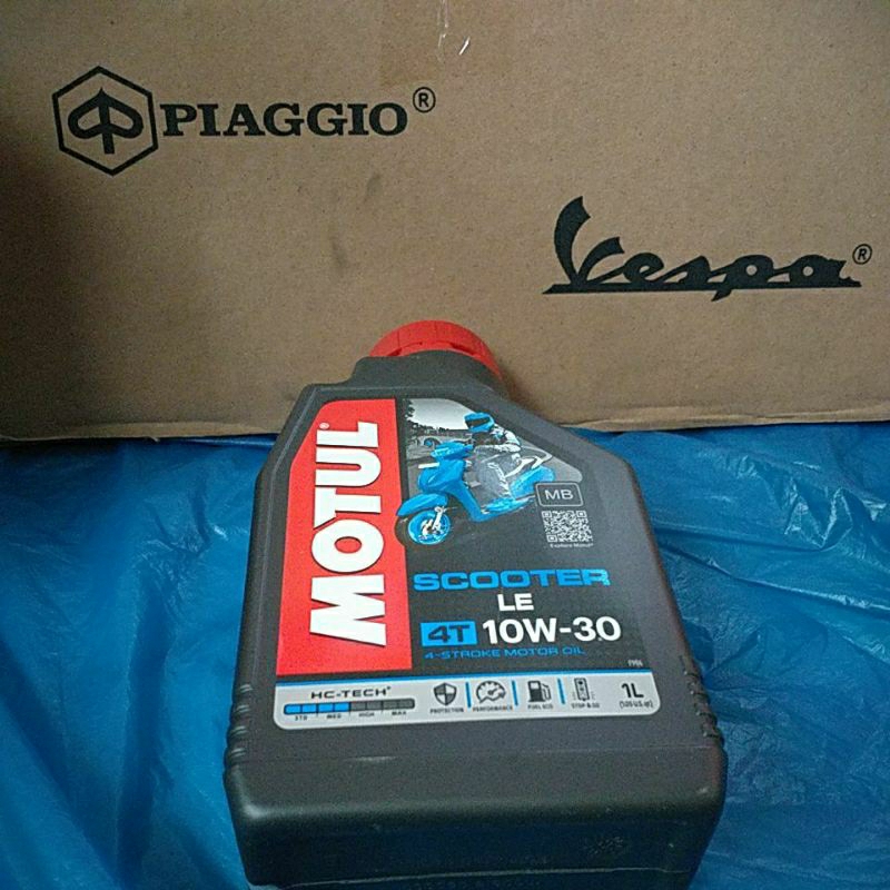 Oli Mesin  Motul Vespa Scooter Matic Merk Motul 10-30W