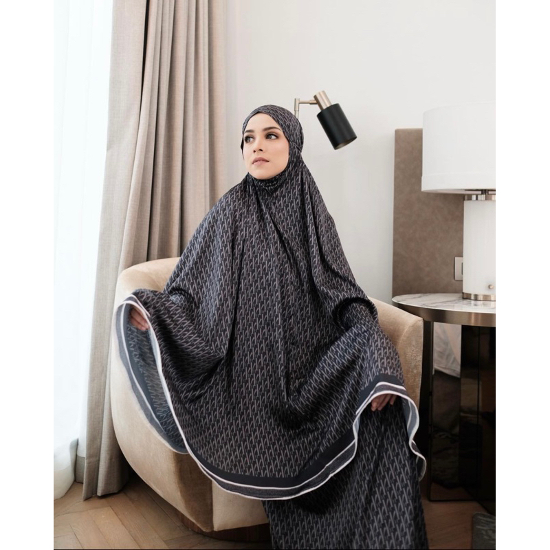 Mukena Signature Monogram vanilla hijab - Black