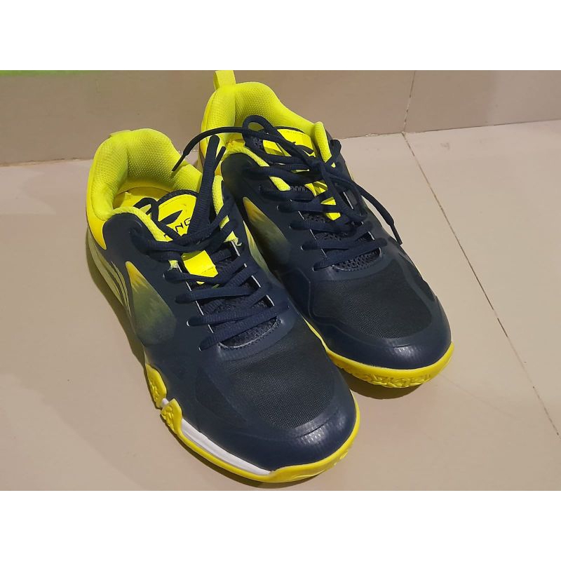 Sepatu second Badminton Lining Saga lite 4