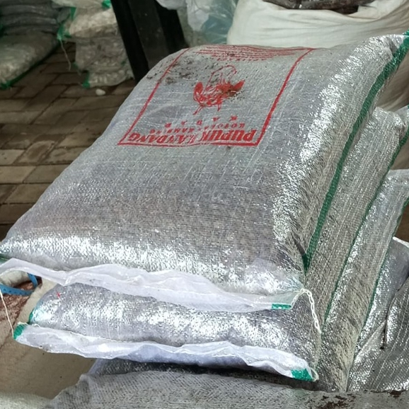 Pupuk Kandang Kotoran Kambing karung ukuran 25kg