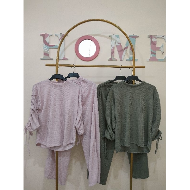 One Set Waffle Premium