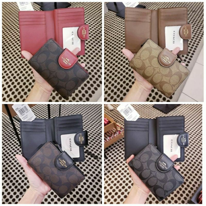 Coach C0082 Signature Medium Corner Zip Wallet