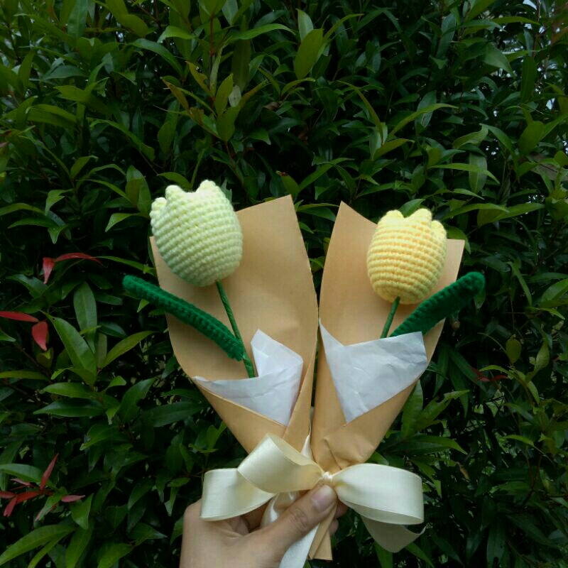 TULIP RAJUT / BUNGA RAJUT /BUKET BUNGA/ BUKET BUNGA RAJUT / BUKET WISUDA/BUKET UNIK