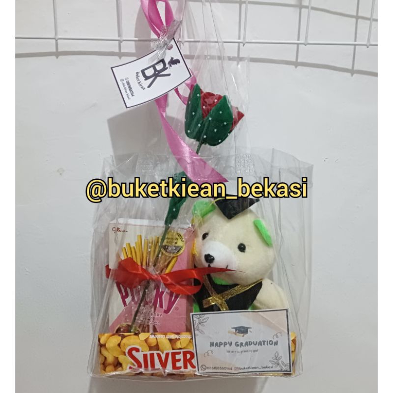 hempers wisuda / gift bag wisuda / buket wisuda / hadiah kelulusan / kado sidang