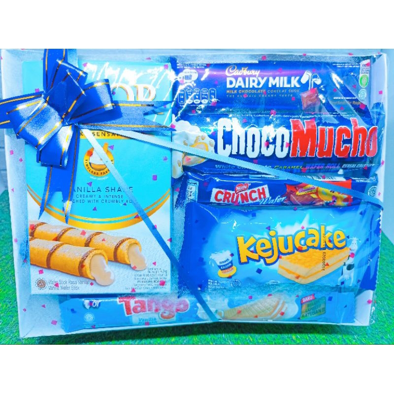 [READY] Snack Box Mini Gift Hamper Birthday Hadiah Kado Ultah Valentine Parcel Lebaran Natal Wisuda (D)