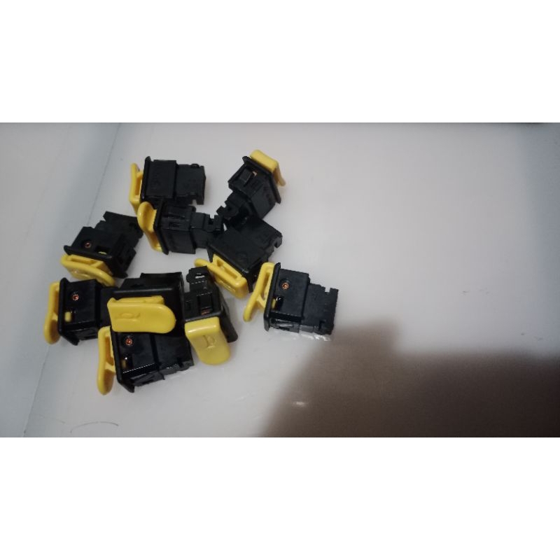Tombol klakson vario 110,beat karbu,