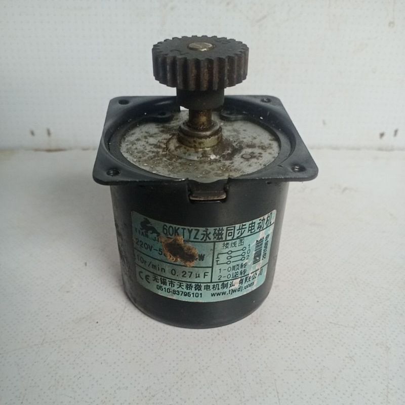DINAMO GEARBOX AC  60KTYZ.   220volt.   12wat.   10 rpm.