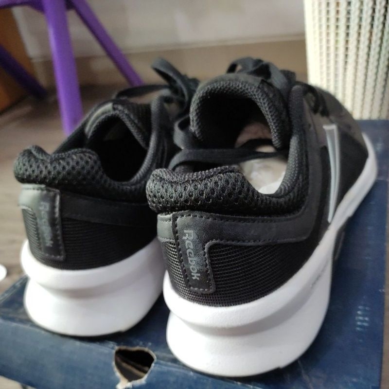 Sepatu Reebok Advanced Trainer FV4679