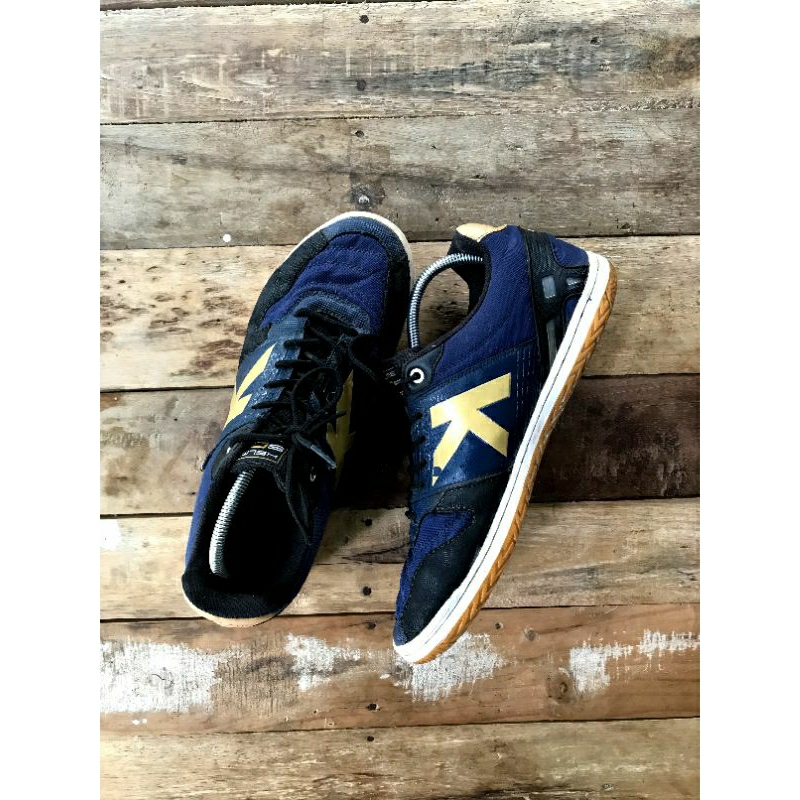 Sepatu Kelme Second
