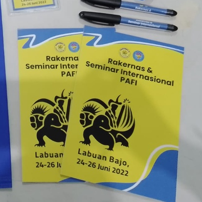 

Custom Notes untuk Seminar / Seminarkit Murah / Custom Seminar kit Mahasiswa / Paket Souvenir seminar/ Paket Seminar Kit isi 2 - Blocknote A6 & Bolpoin Boss Tali