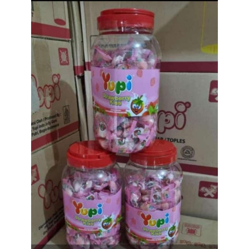 

Permen yupi strawberry kiss jar toples 300 gram