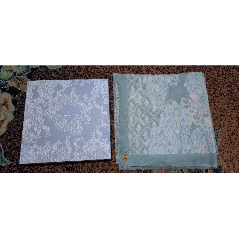 BUTTON SCARVES #GRANADA SERIES DOVE#