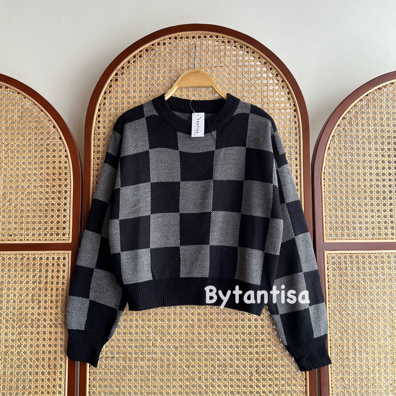 SWEATER RAJUT CROP MOTIF CATUR KOTAK SIKU