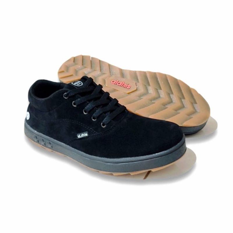 Sepatu Sneakers Pria Hitam Polos Aldhis FBg Original Asli Lokal Kekinian Kets Terbaru Full Black Gum