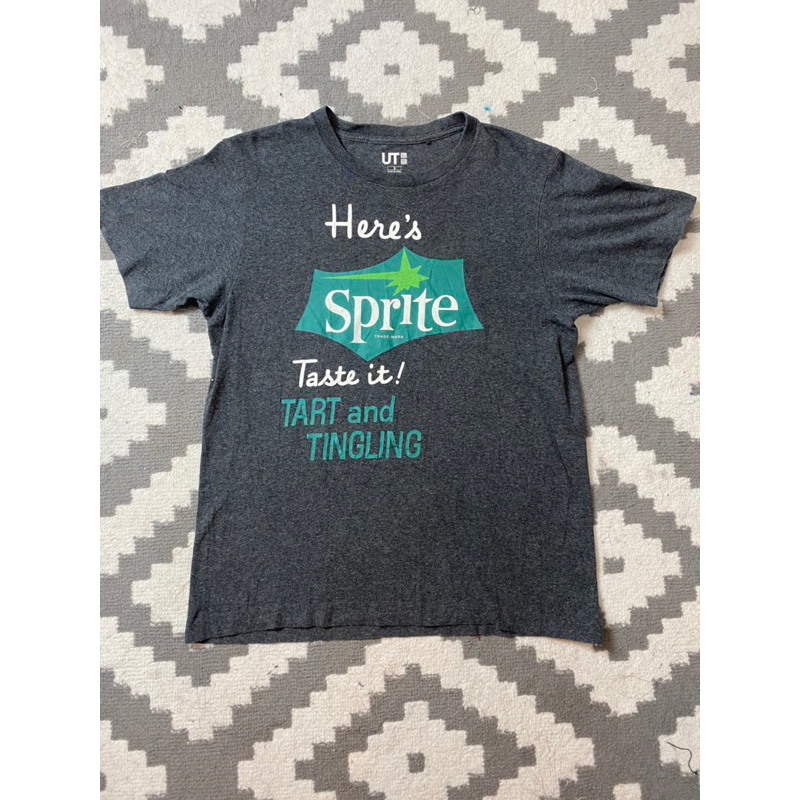 Kaos Uniqlo X Sprite