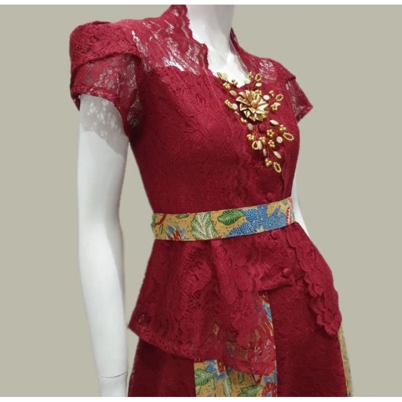 Dres brokat merah kombinasi batik tiga negeri bahan katun jahitan rapi