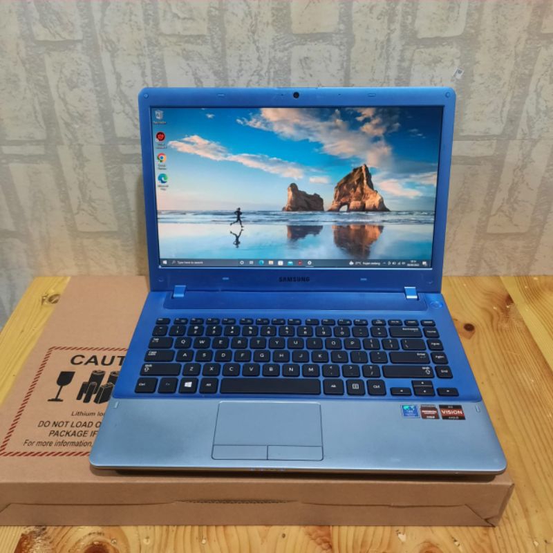 Laptop Samsung 355V4C Amd A6-4400M vga Amd radeon hd 7520G ram 4GB HDD 320 GB slim mulus 14 inch