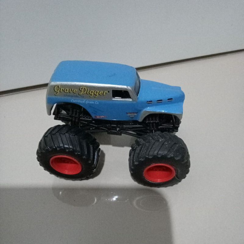 grave digger monster jam hotwheels loose