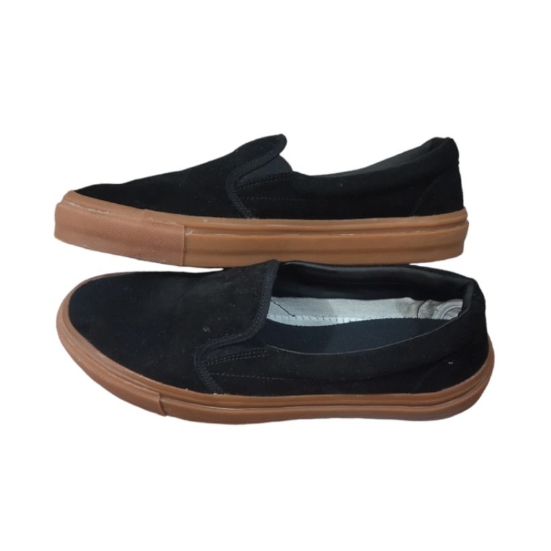 SEPATU LOKAL SLIP ON BLACK SUEDE GUM POLOS SEPATU PRIA SEPATU WANITA SEPATU VULCANIS SEPATU SNEAKERS