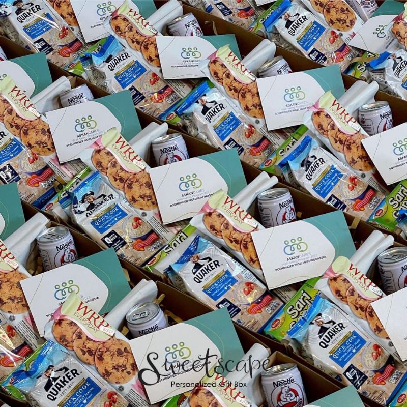 

Gift Box Package 402-Paket Hampers 402- Hampers Snack Sehat Perusahaan