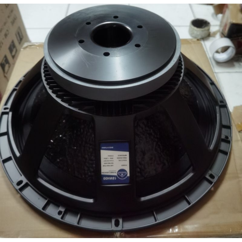 Speaker 18 inc Soundqueen 18W400