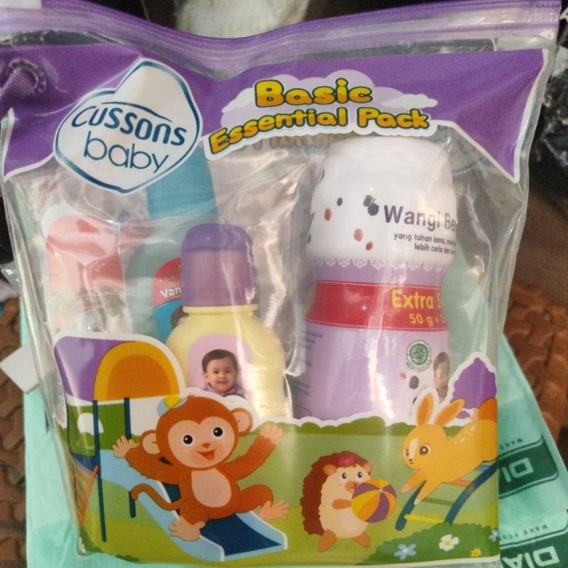 Cussons baby gift kado bag set BASIC ESSENTIAL MEDIUM dan MINI pack perlengkapan mandi bayi sabun shampo telon bedak baby cream hair lotion