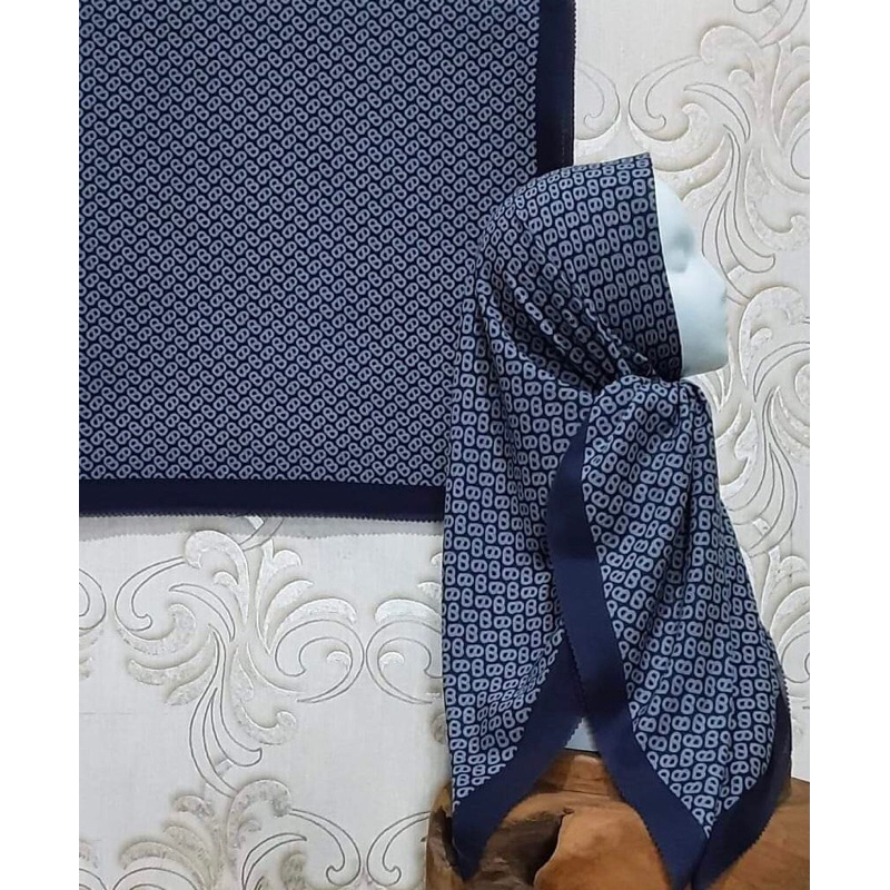 HIJAB VOAL MOTIF B BIRU DONGKER